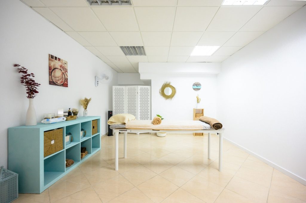Centro Harmony Sanctuary Fuengirola — sala de masaje