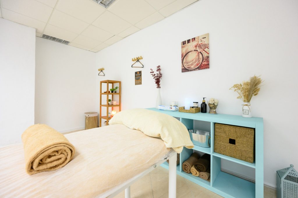 Centro Harmony Sanctuary Fuengirola — sala de masaje