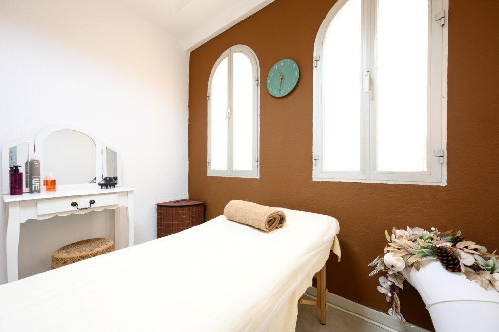 Centro Harmony Sanctuary Fuengirola — sala de masaje