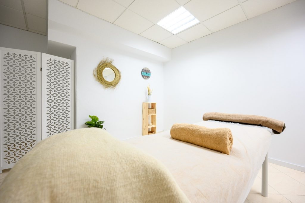 Centro Harmony Sanctuary Fuengirola — sala de masaje
