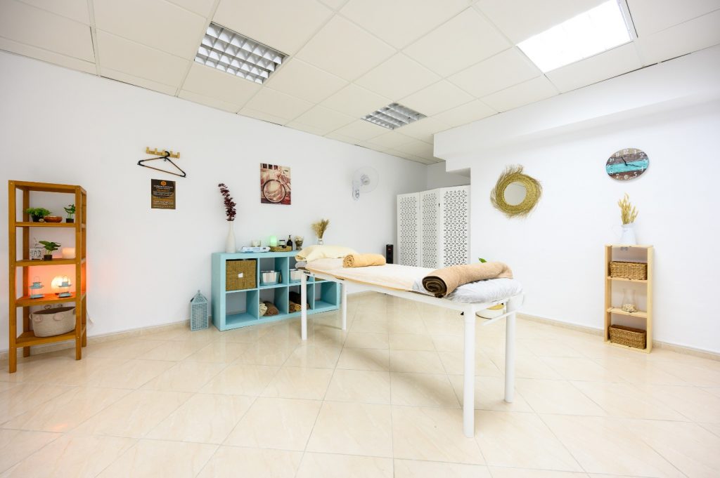 Centro Harmony Sanctuary Fuengirola — sala de masaje