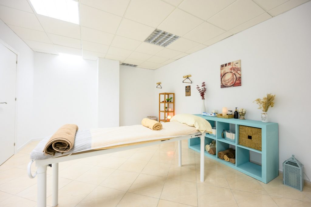 Centro Harmony Sanctuary Fuengirola — sala de masaje