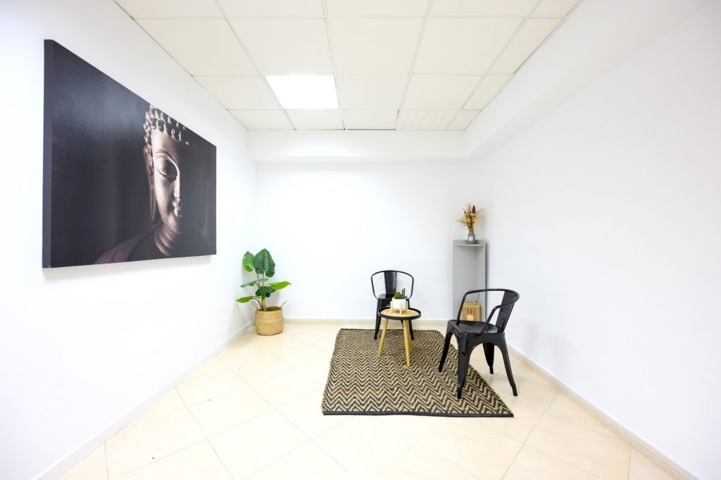 Centro Harmony Sanctuary Fuengirola — sala de masaje